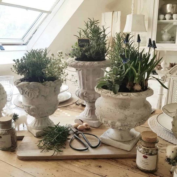 Pokal Übertopf Pflanzschale Creme Garten Shabby Vintage